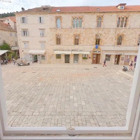 Charming - Middle Of Hvar Piazza *